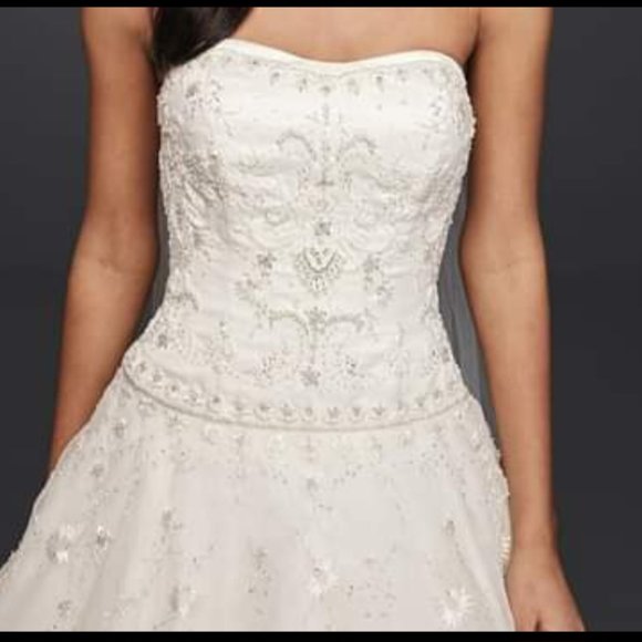 Olge Cassini Ball Gown - Picture 2 of 5